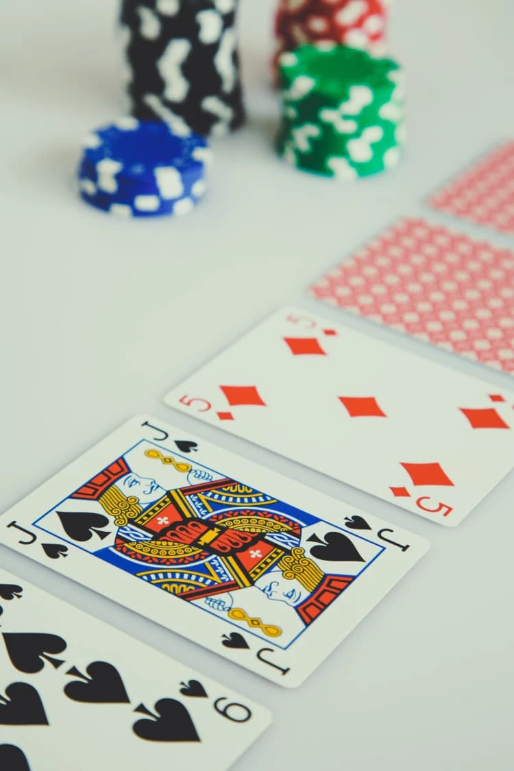 Blackjack kort og jetoner
