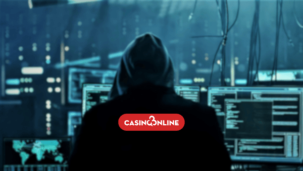 Alex hackede spilleautomater og tjente 1.5 millioner om ugen