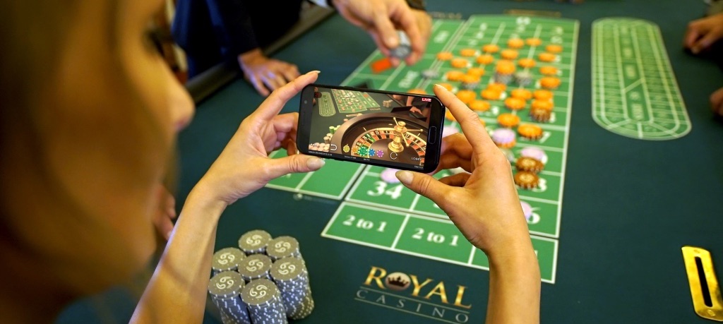 Spil på Royal Casinos splinternye Live Roulette!