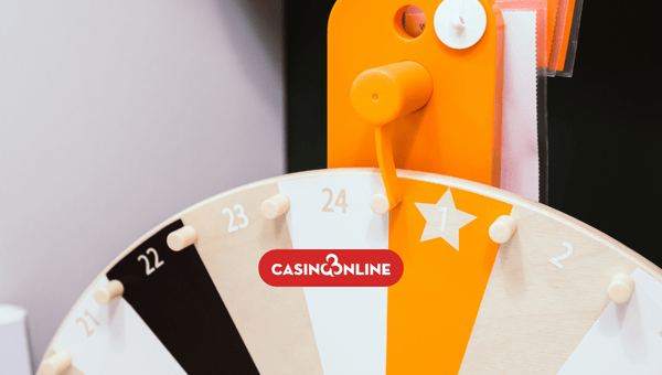 Spin Lykkehjulet og vind Gratis Chancer hos Royal Casino