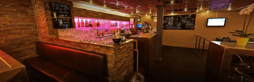 Casino Odense Bar område med neonlys